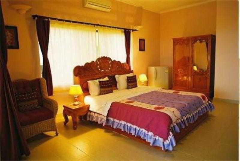 Golden Rooster Hotel Sihanoukville Phòng bức ảnh