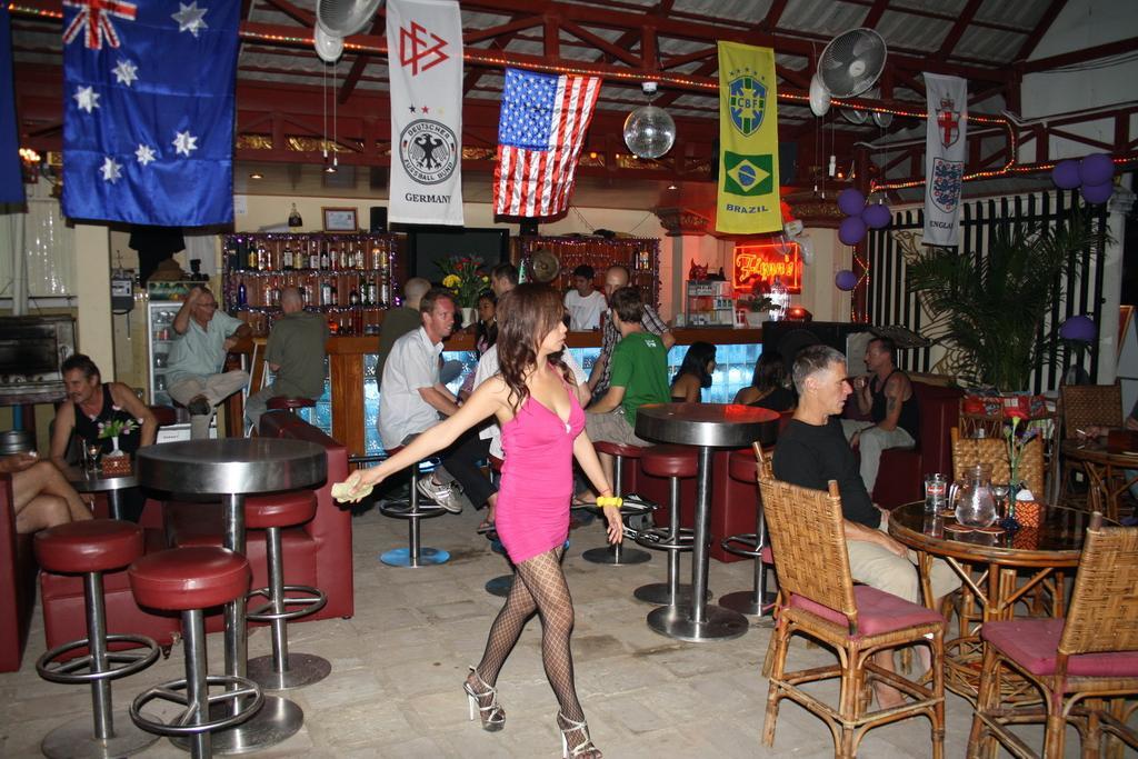 Golden Rooster Hotel Sihanoukville Ngoại thất bức ảnh