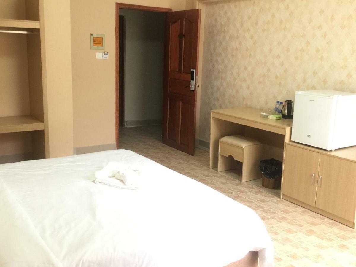 Golden Rooster Hotel Sihanoukville Ngoại thất bức ảnh